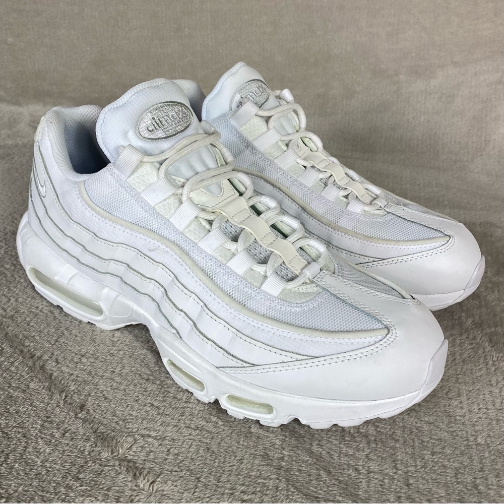Nike Air Max 95 Essentials Mens Sneakers Shoes Size 11.5 White White Leather NEW